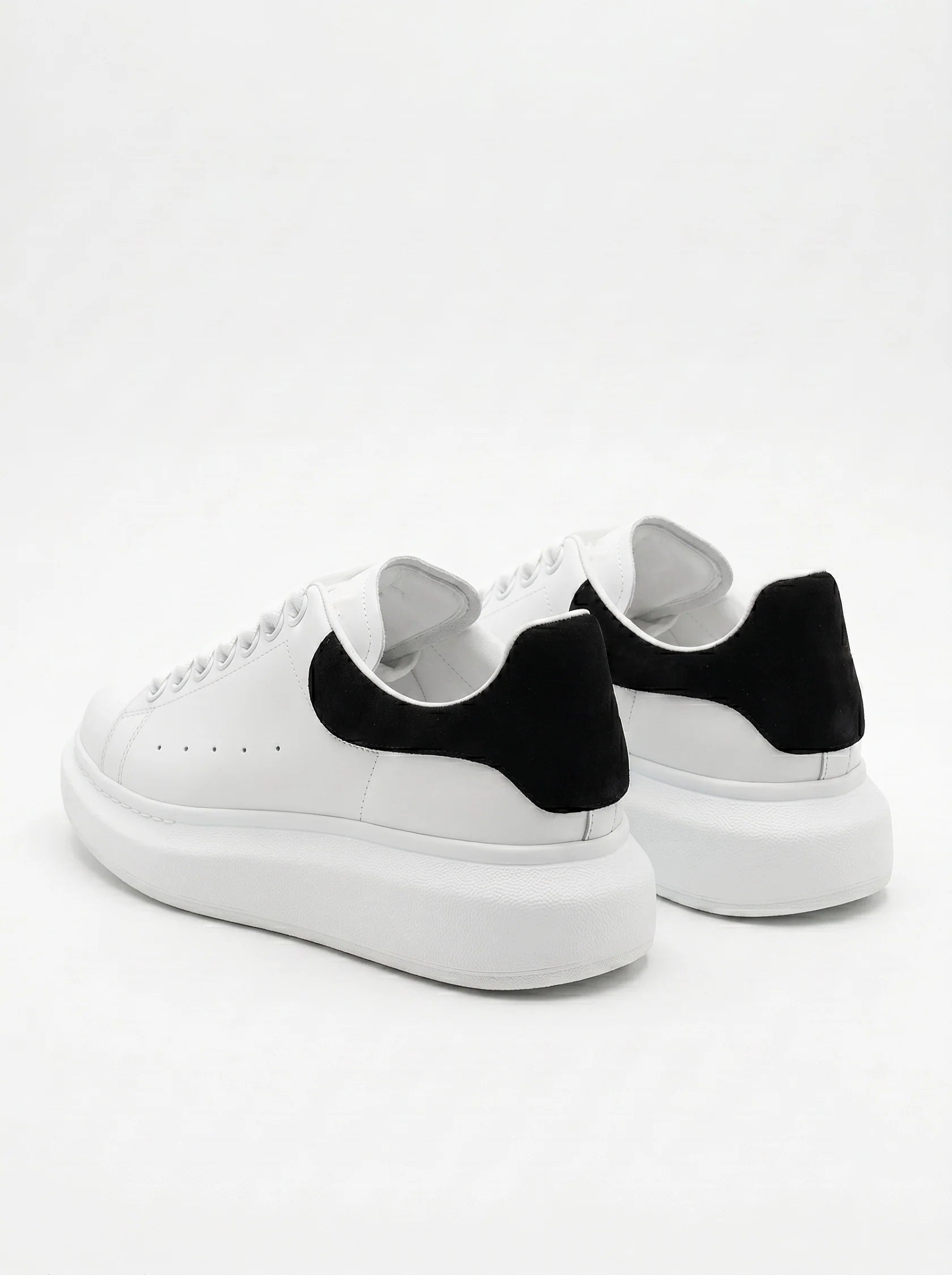 Men's Minimalist White Trainers - Stylish Lightweight Sneakers for Everyday Wear