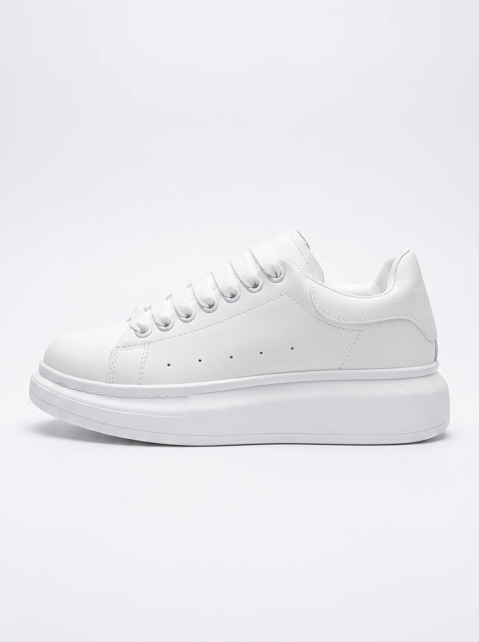 Men's Minimalist White Trainers - Stylish Lightweight Sneakers for Everyday Wear