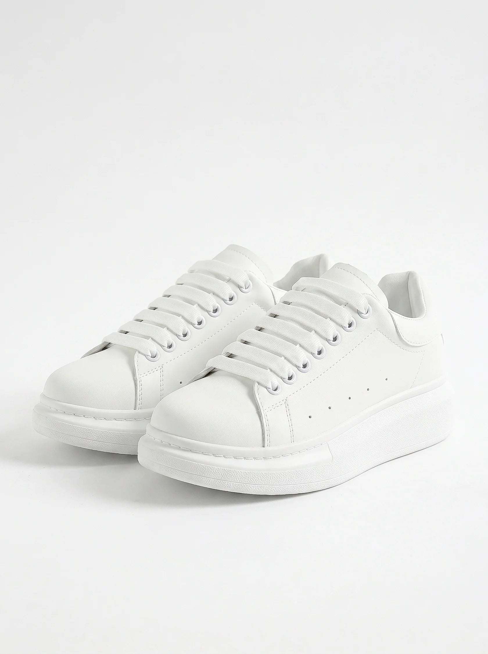 Men's Minimalist White Trainers - Stylish Lightweight Sneakers for Everyday Wear