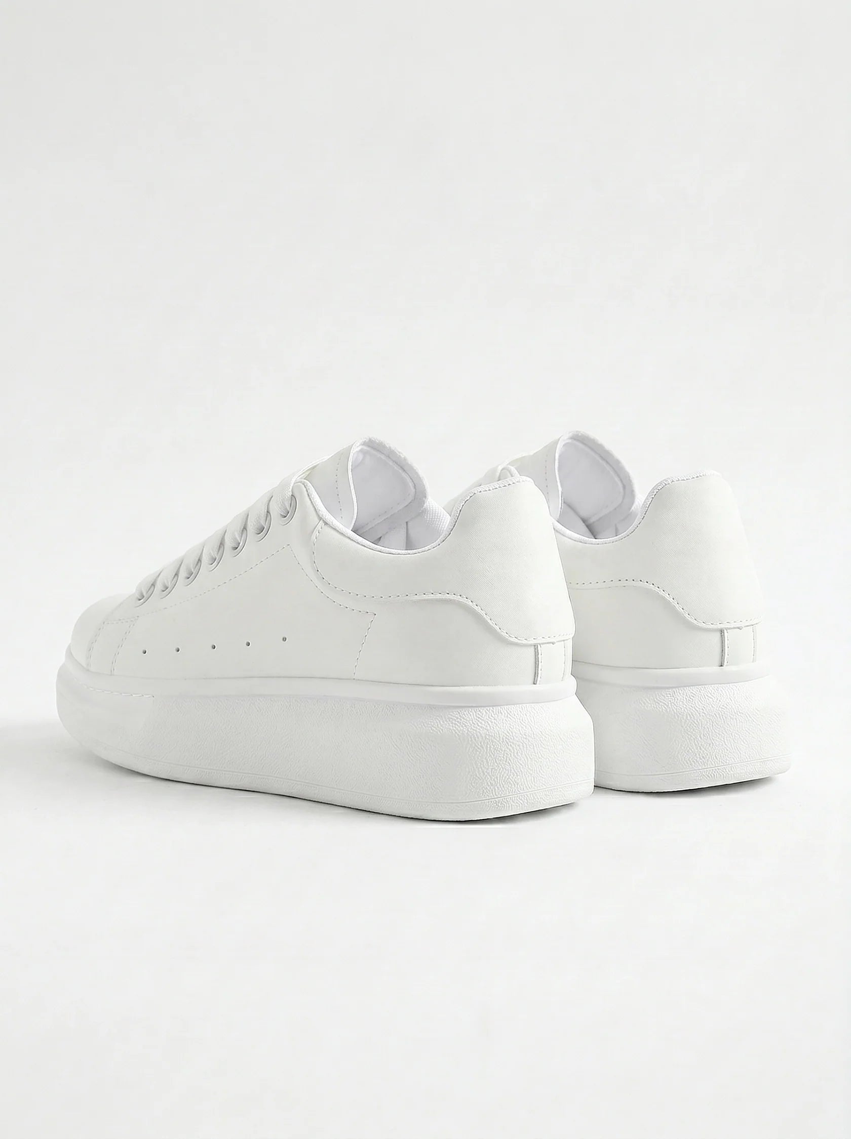 Men's Minimalist White Trainers - Stylish Lightweight Sneakers for Everyday Wear